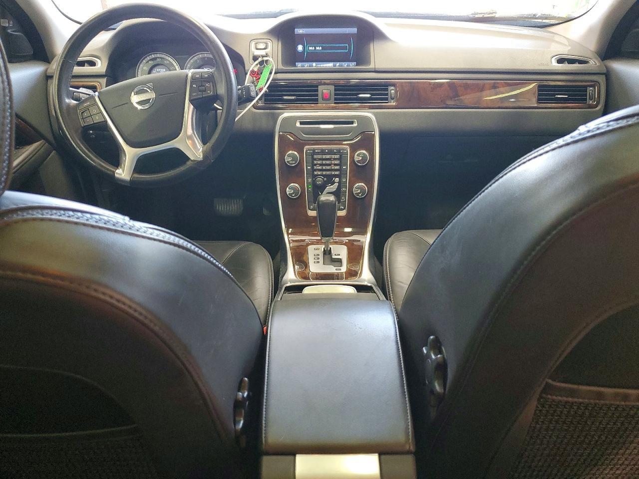 2012 VOLVO XC70 3.2 — Фото 8 из 13