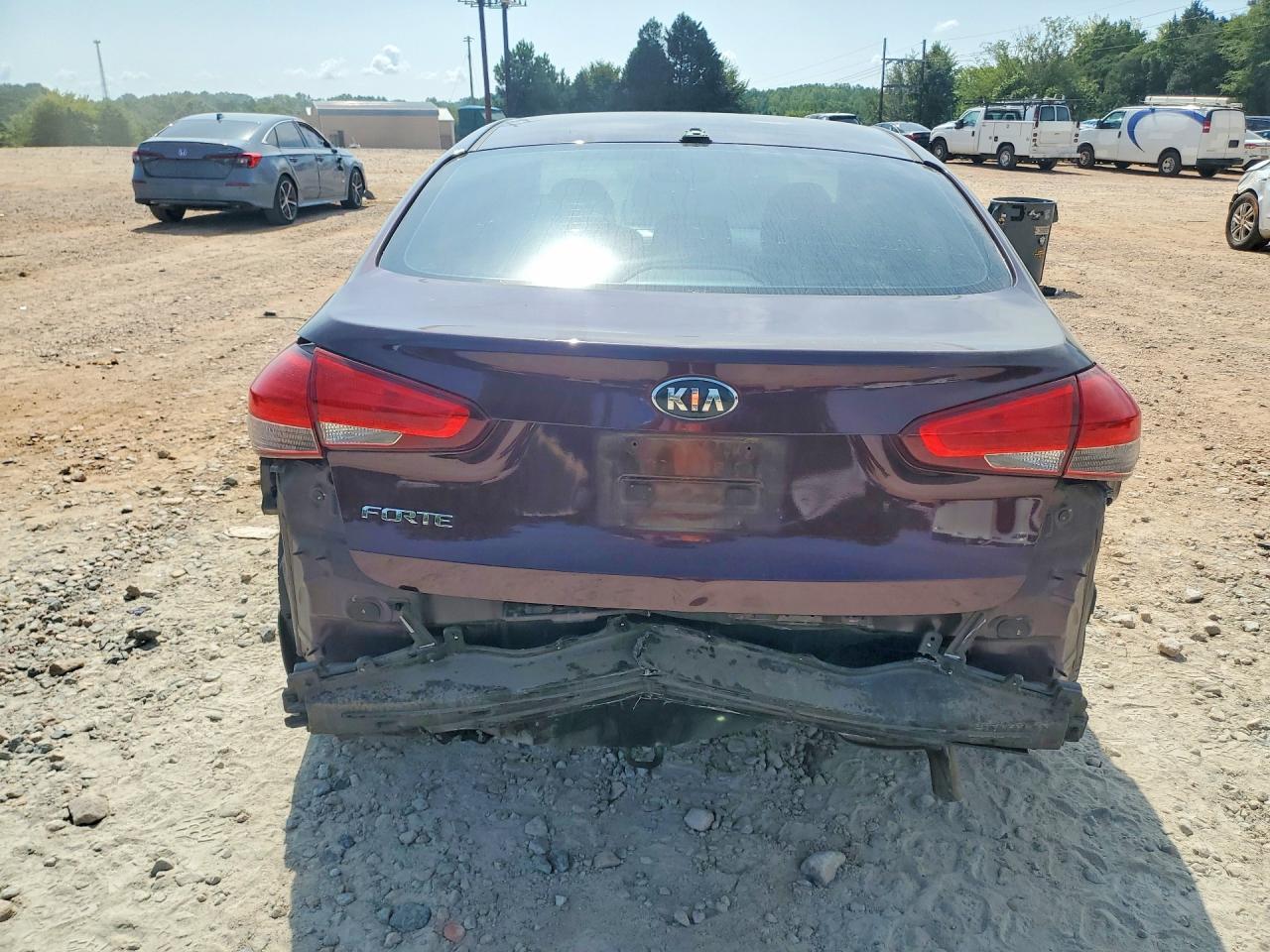 2018 KIA FORTE LX — Фото 6 из 12