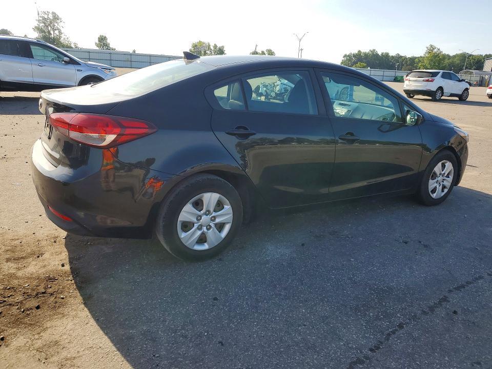 2018 KIA FORTE LX — Фото 3 из 12