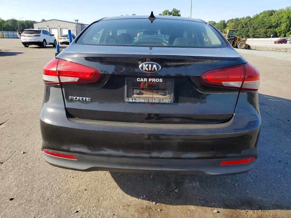 2018 KIA FORTE LX — Фото 6 из 12