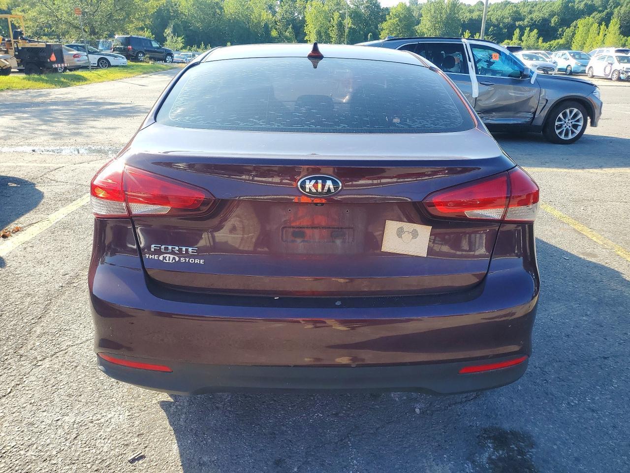2018 KIA FORTE LX — Фото 6 из 12