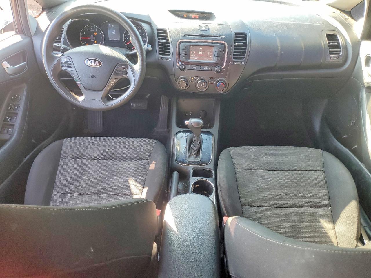 2018 KIA FORTE LX — Фото 8 из 12