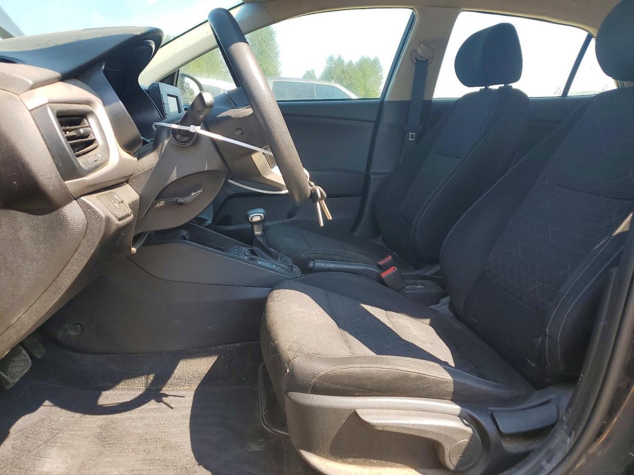 2018 KIA RIO 5-DOOR LX — Фото 7 из 12
