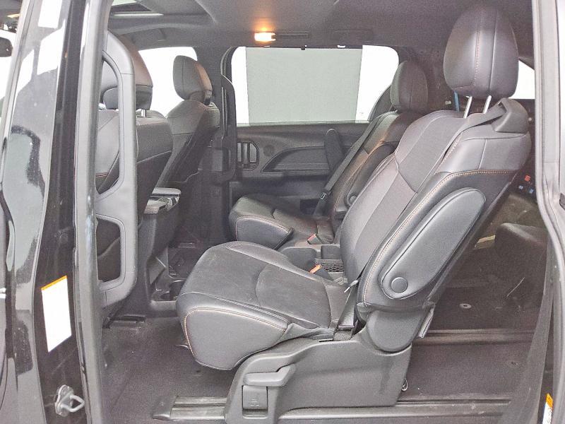 2024 TOYOTA SIENNA XSE — Фото 11 из 15