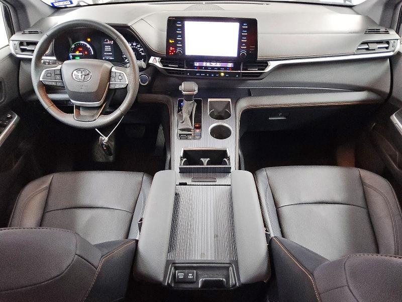 2024 TOYOTA SIENNA XSE — Фото 8 из 15