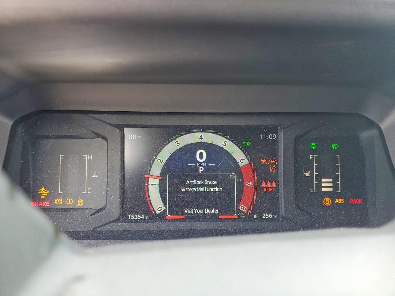 2024 TOYOTA TACOMA SR5 — Фото 9 из 13