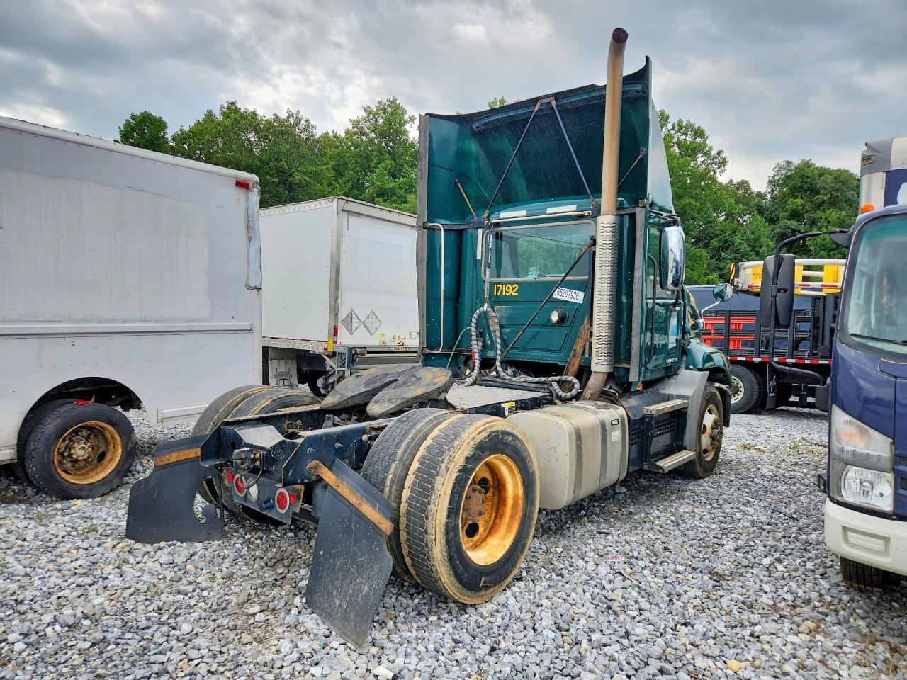 2018 MACK CXU612 SEMI TRUCK — Фото 3 из 13