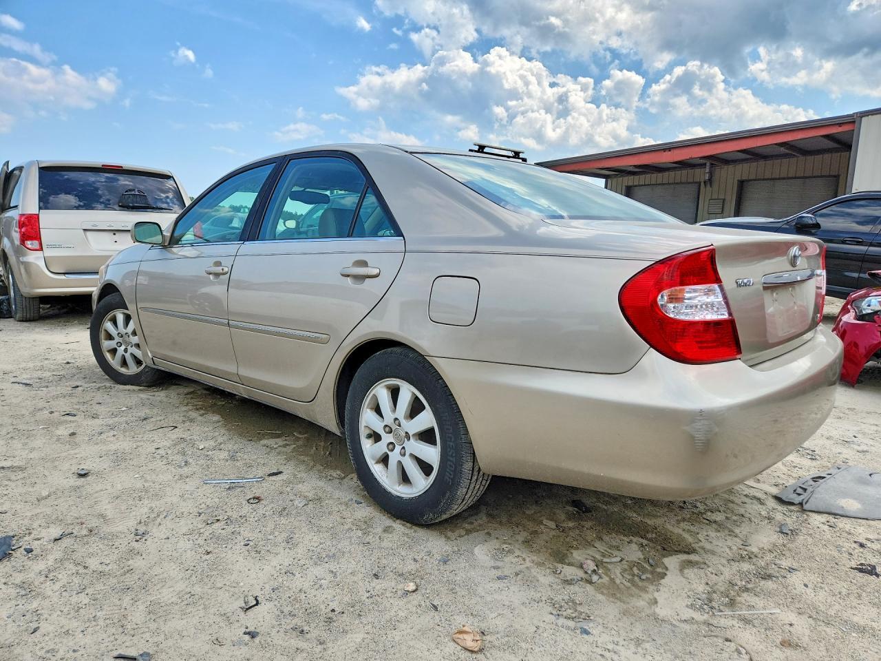 2004 TOYOTA CAMRY XLE V6 — Фото 2 из 12