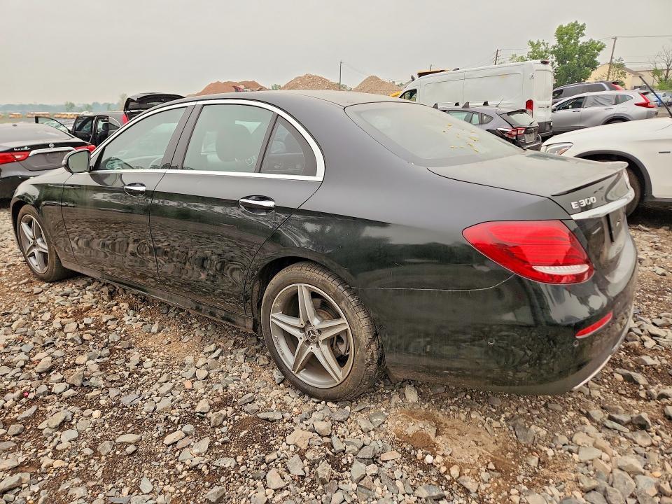 2018 MERCEDES-BENZ E 300 4MATIC — Фото 2 из 12