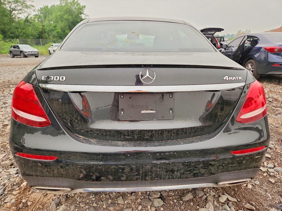 2018 MERCEDES-BENZ E 300 4MATIC — Фото 6 из 12