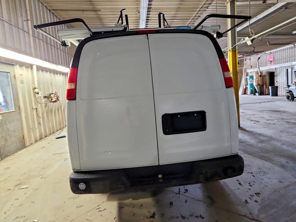 2013 CHEVROLET EXPRESS G1500 LT — Фото 6 из 12