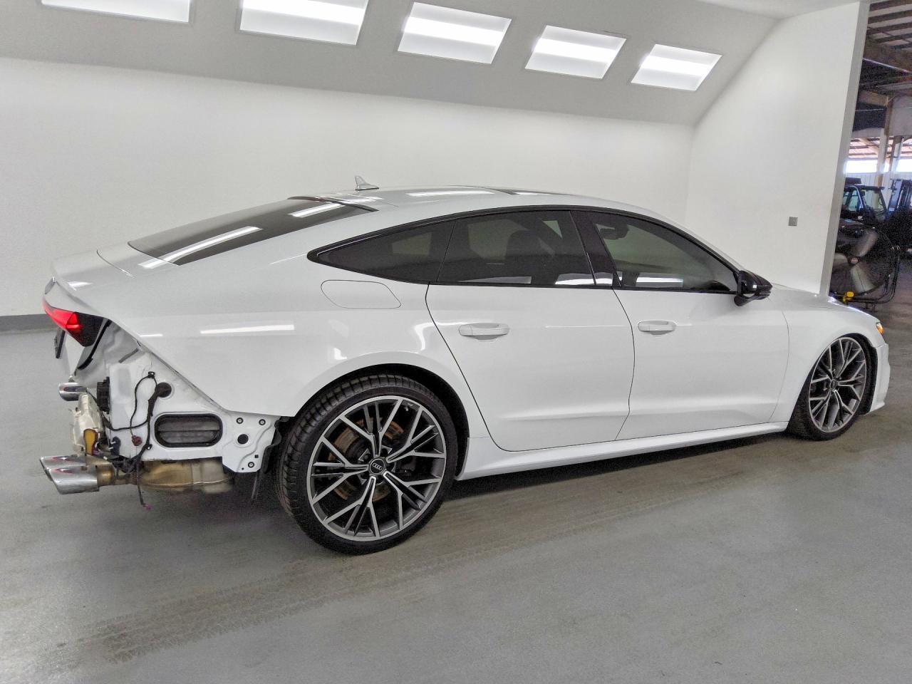 2025 AUDI S7 PREMIUM PLUS — Фото 3 из 13