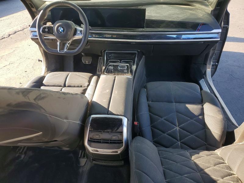 2025 BMW 740 I — Фото 8 из 12