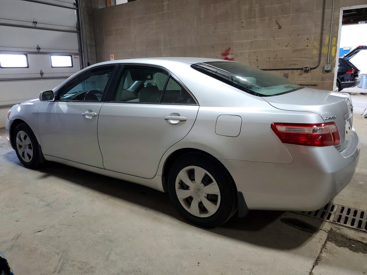2008 TOYOTA CAMRY LE — Фото 2 из 12