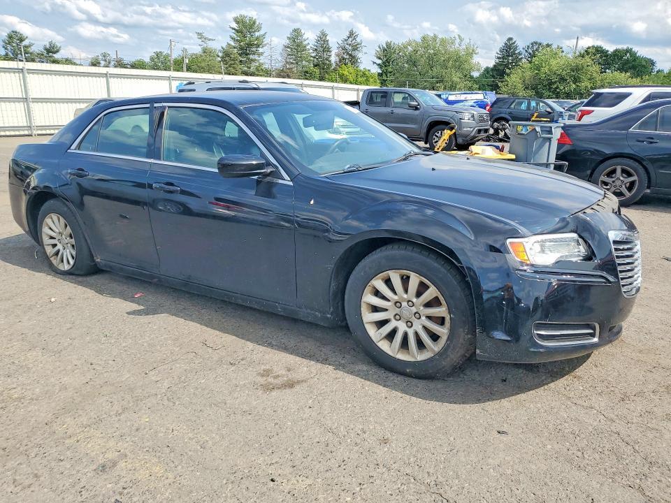 2013 CHRYSLER 300 — Фото 4 из 12