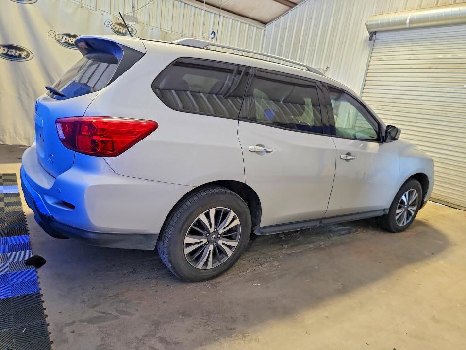 2018 NISSAN PATHFINDER SV — Фото 3 из 13