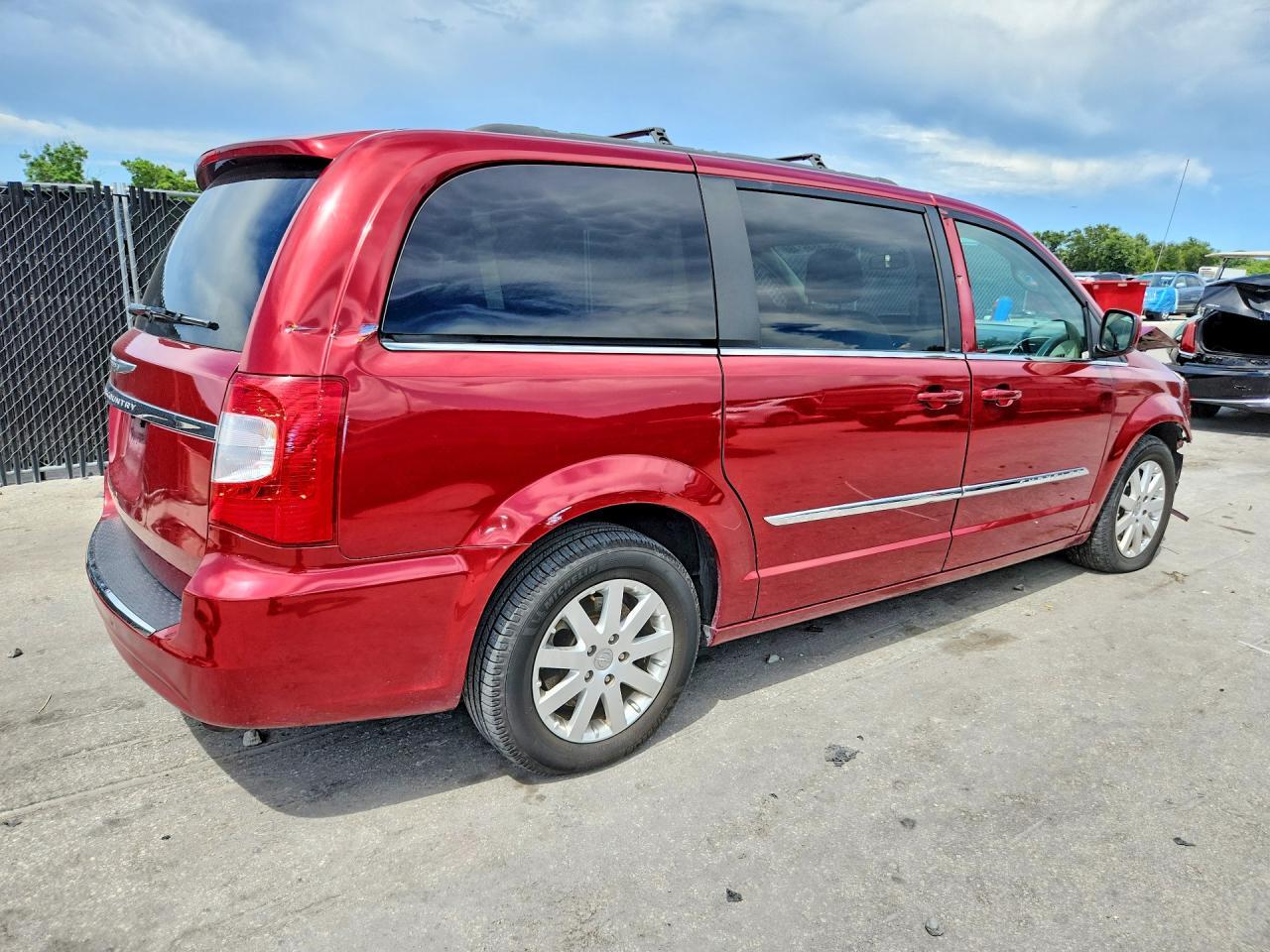 2013 CHRYSLER TOWN & COUNTRY TOURING — Фото 3 из 14