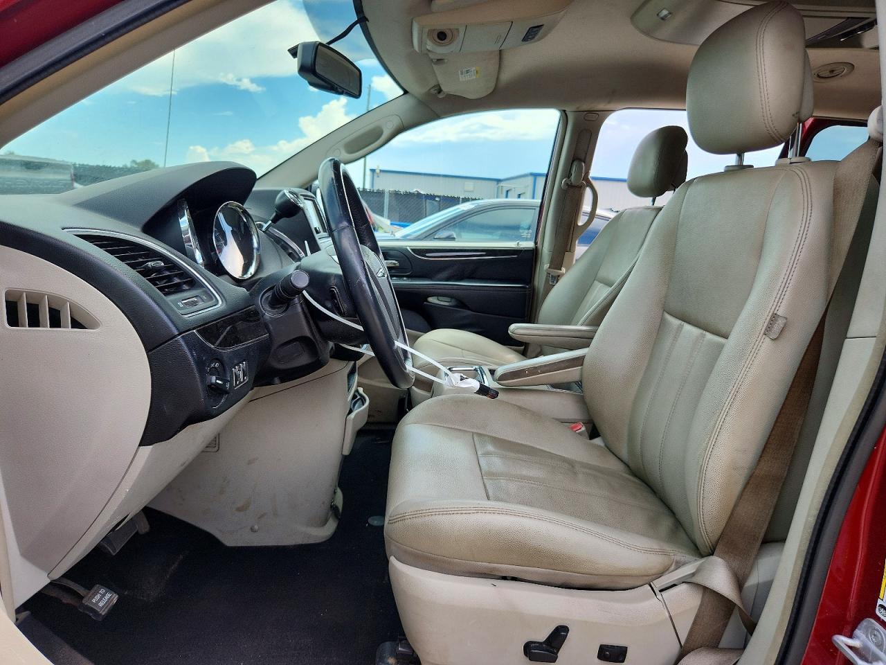 2013 CHRYSLER TOWN & COUNTRY TOURING — Фото 7 из 14
