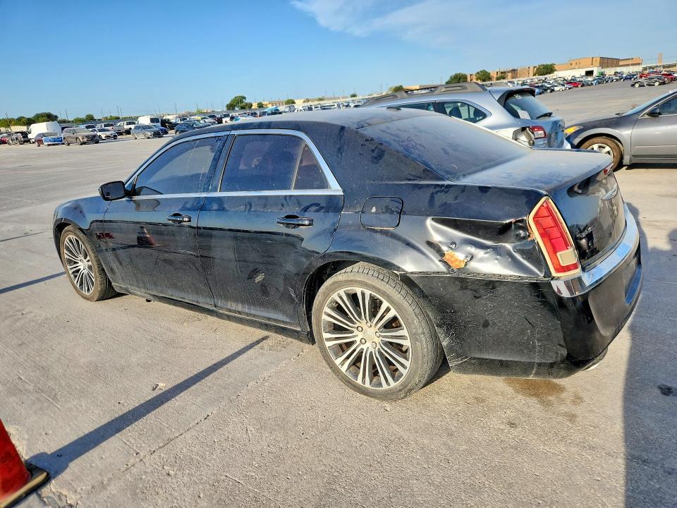 2013 CHRYSLER 300 S — Фото 2 из 12