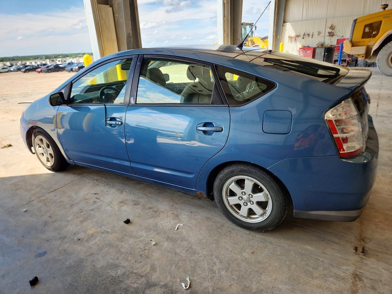 2008 TOYOTA PRIUS BASE — Фото 2 из 12