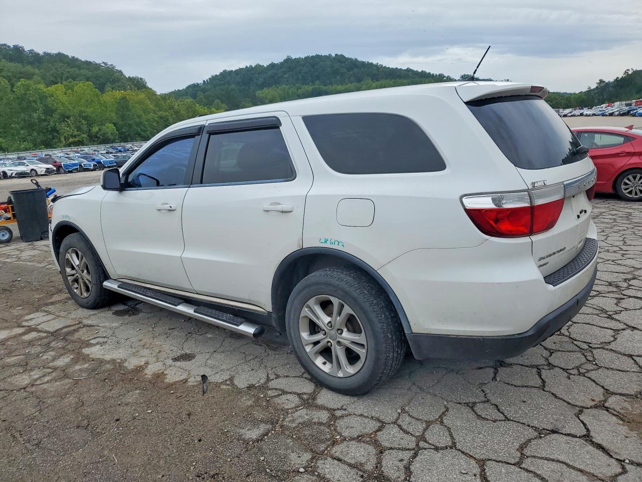 2013 DODGE DURANGO SXT — Фото 2 из 13