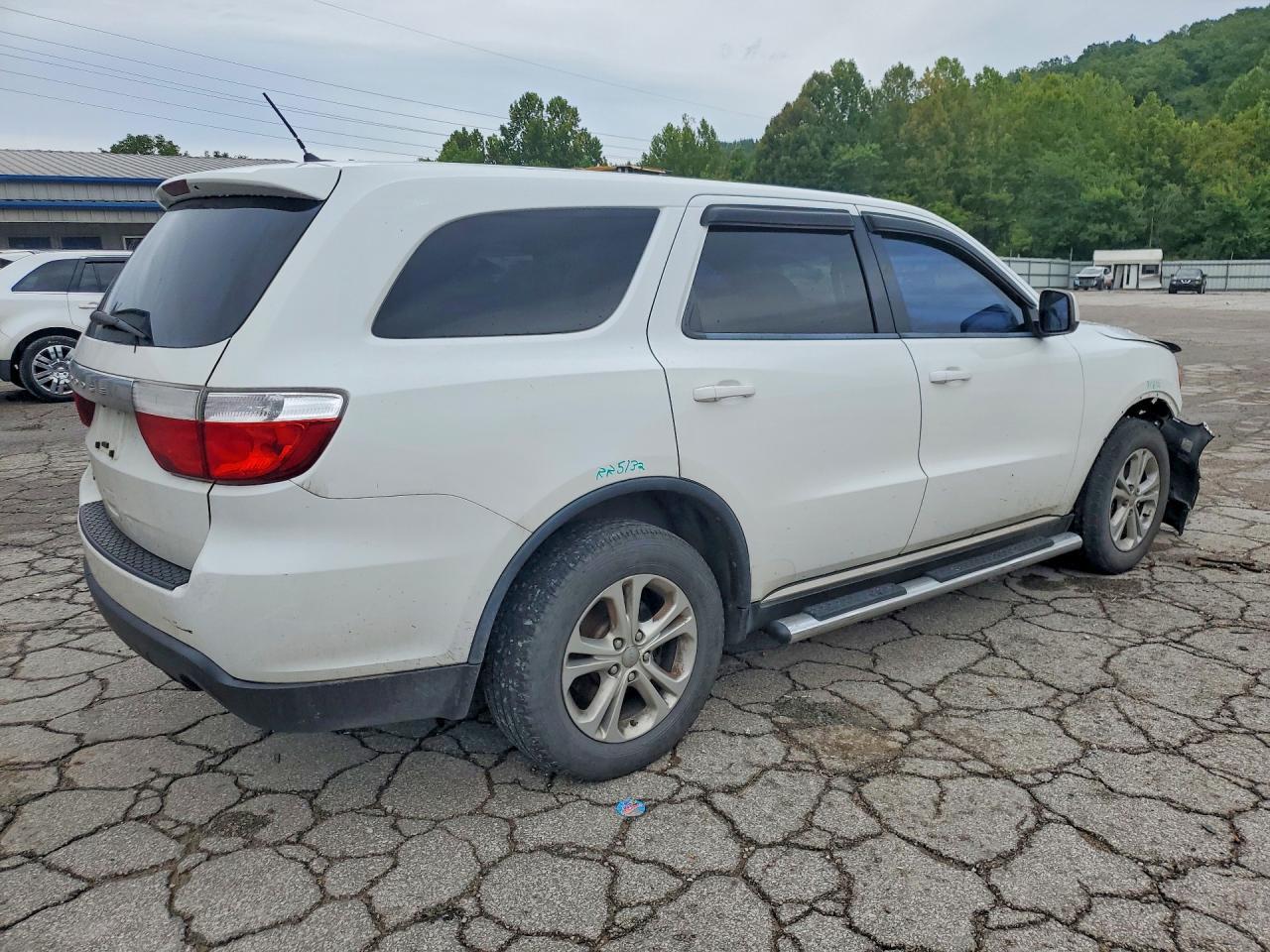 2013 DODGE DURANGO SXT — Фото 3 из 13