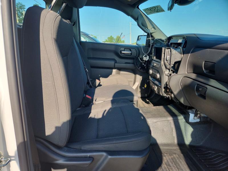 2025 CHEVROLET SILVERADO C1500 — Фото 10 из 13