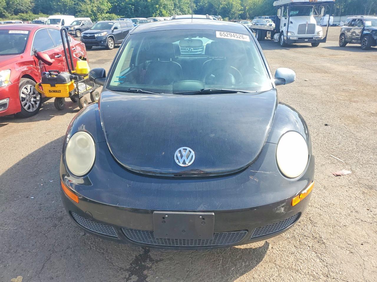 2008 VOLKSWAGEN NEW BEETLE S — Фото 5 из 12
