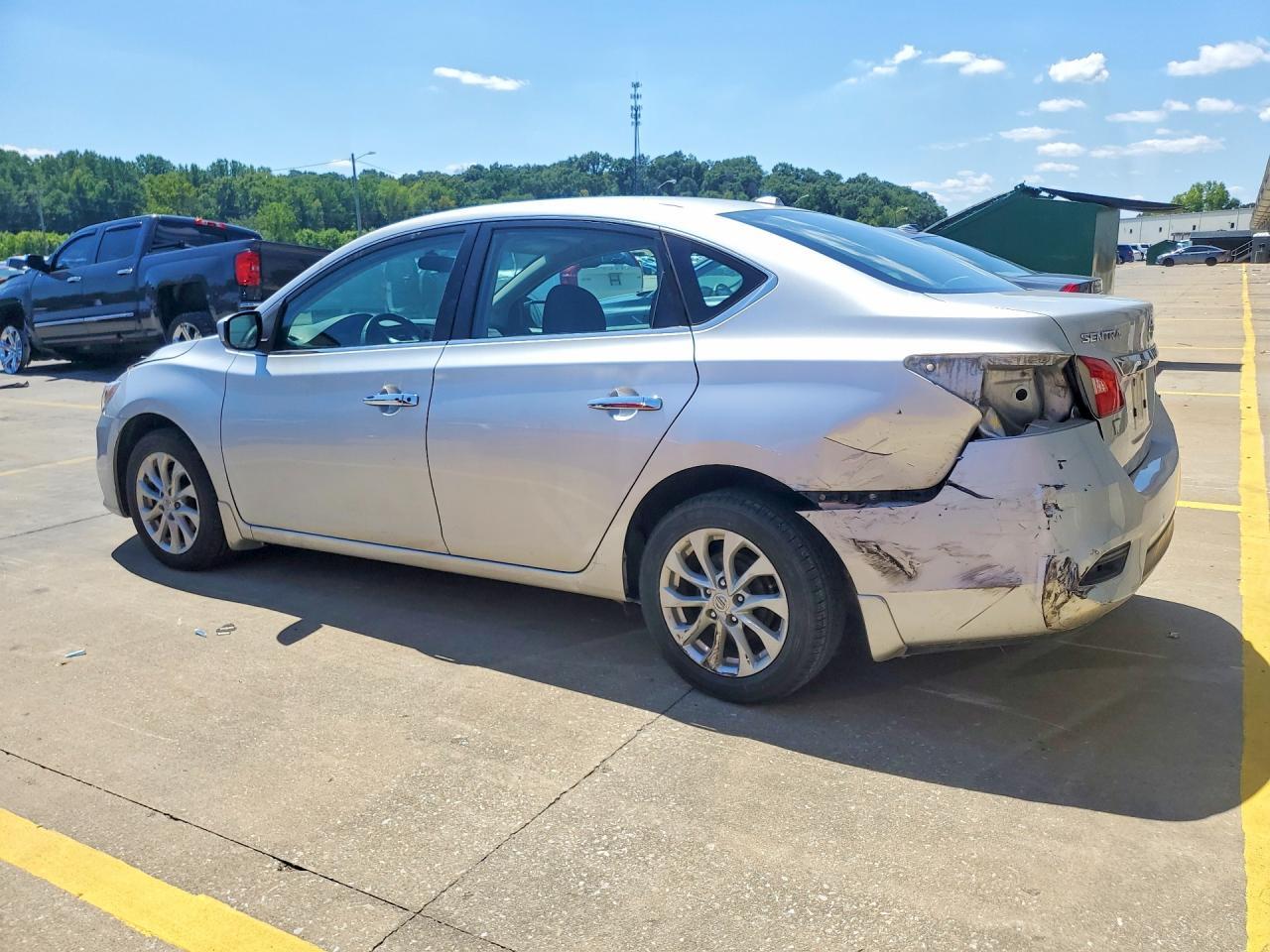 2018 NISSAN SENTRA SV — Фото 2 из 13