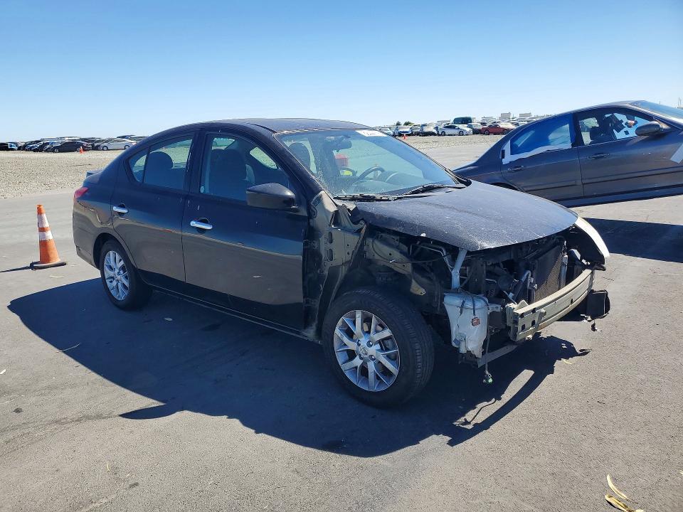 2018 NISSAN VERSA SV — Фото 4 из 13