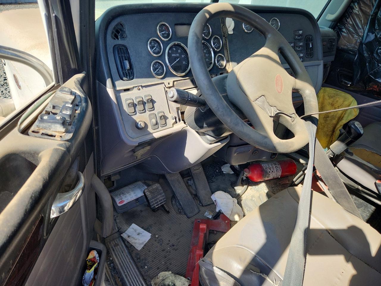 2018 PETERBILT 389 TRUCK CAB AND CHASSIS — Фото 8 из 12