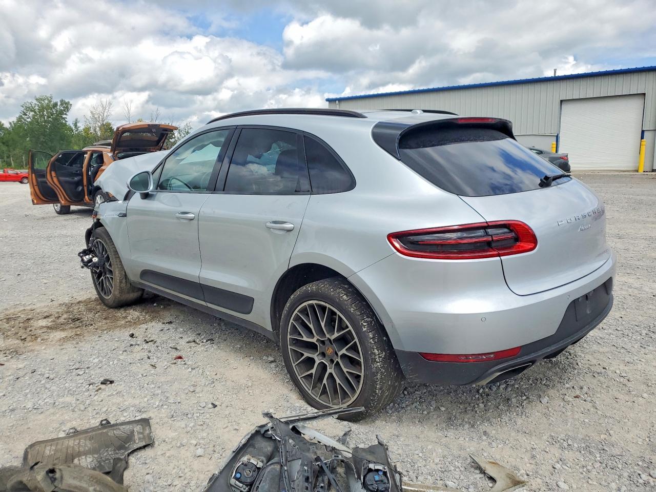 2018 PORSCHE MACAN — Фото 2 из 13