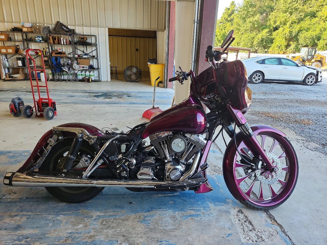 2005 HARLEY-DAVIDSON FLHPI 1HD1FHW165Y627424