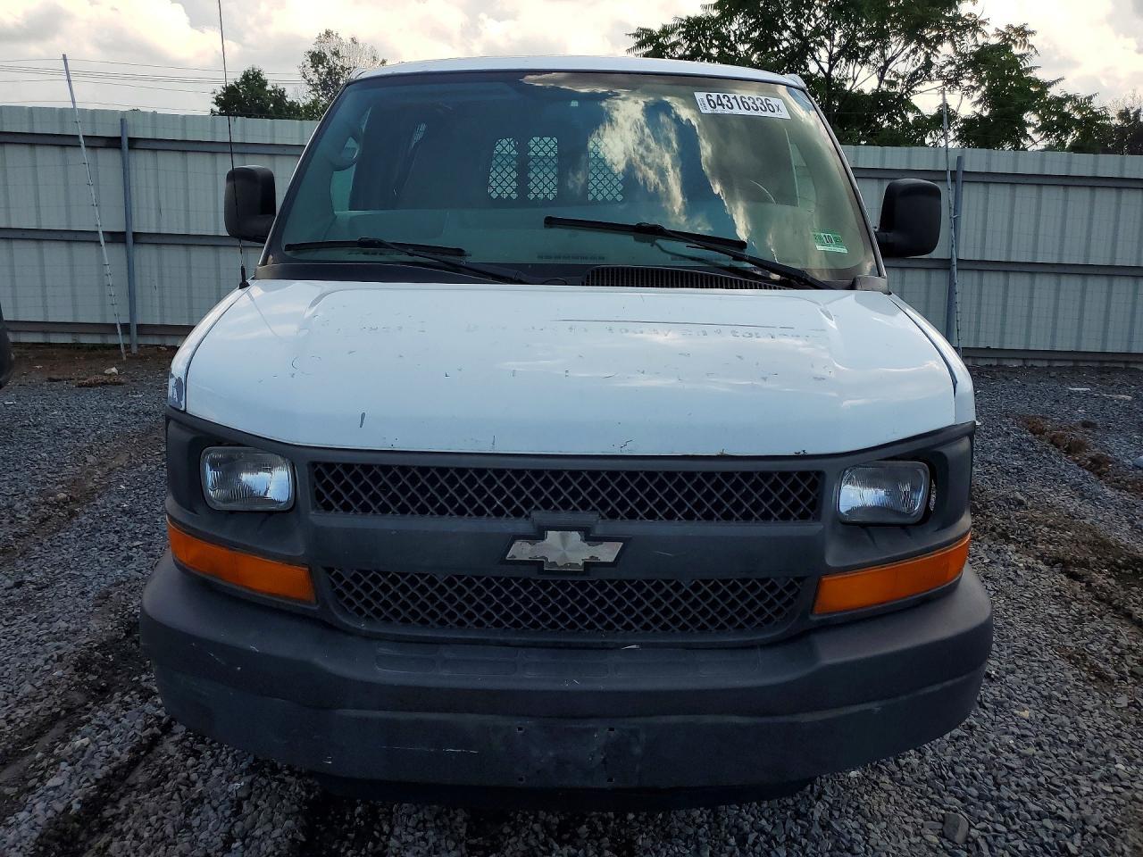 2009 CHEVROLET G2500  EXPRESS — Фото 5 из 13
