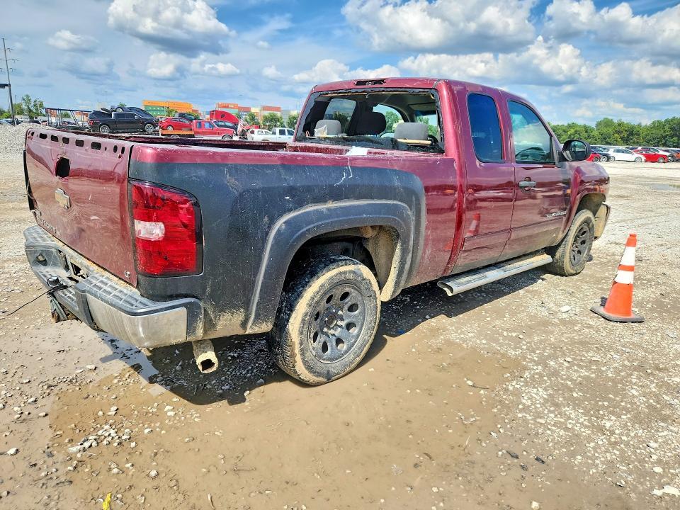 2009 CHEVROLET SILVERADO C1500 LT — Фото 3 из 12