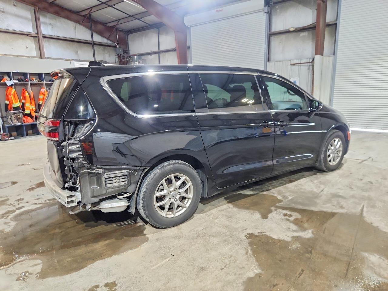 2025 CHRYSLER PACIFICA SELECT — Фото 3 из 14