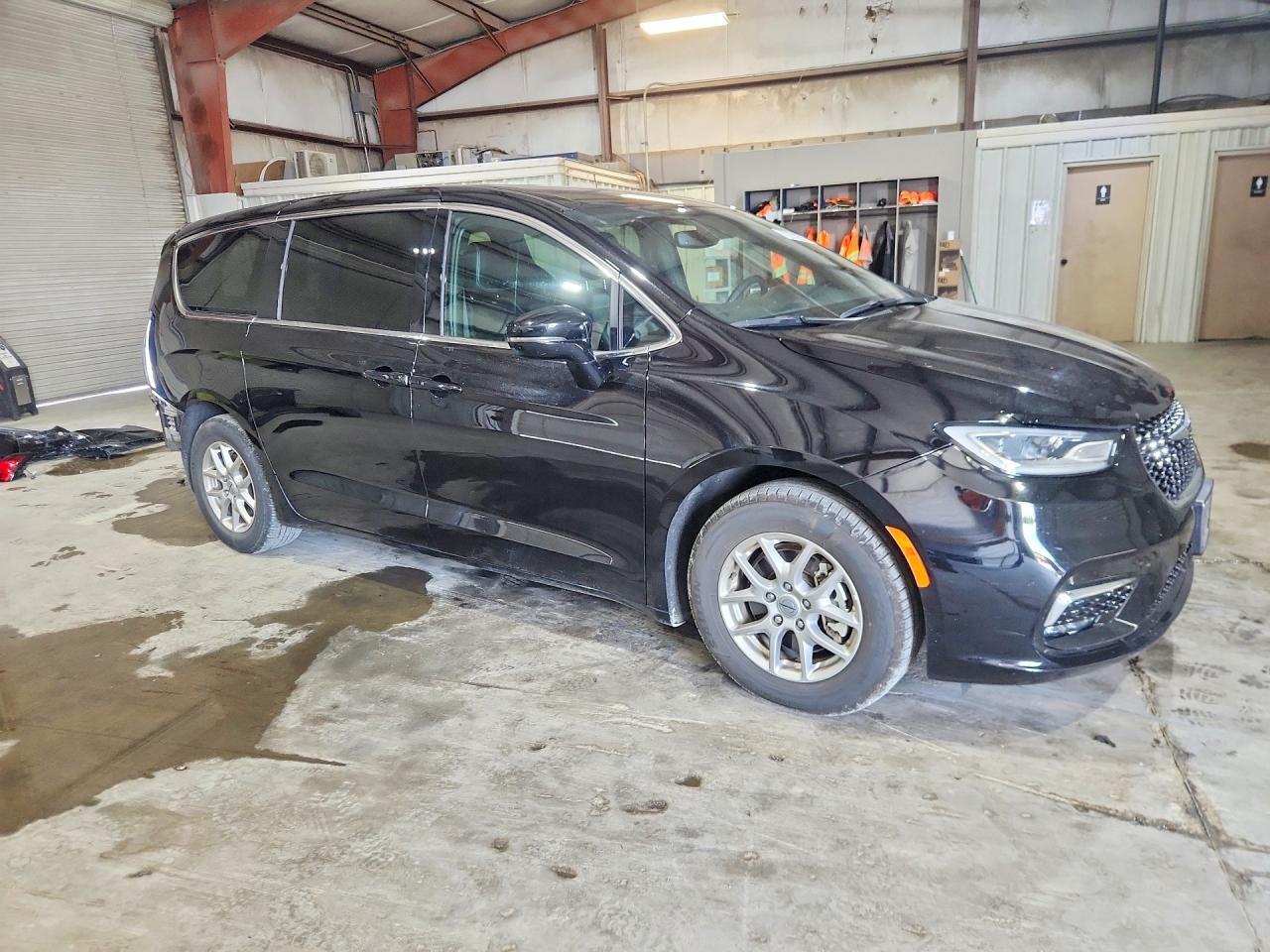 2025 CHRYSLER PACIFICA SELECT — Фото 4 из 14