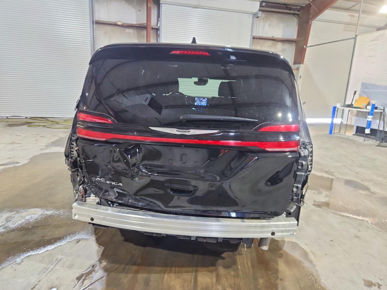 2025 CHRYSLER PACIFICA SELECT — Фото 6 из 14