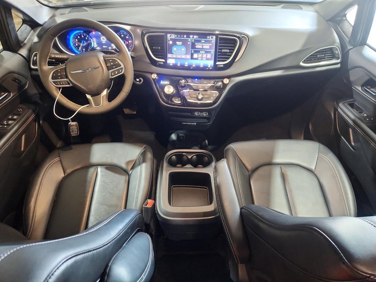 2025 CHRYSLER PACIFICA SELECT — Фото 8 из 14