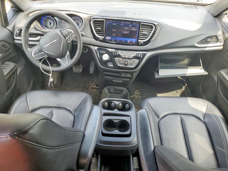 2025 CHRYSLER PACIFICA SELECT — Фото 8 из 13