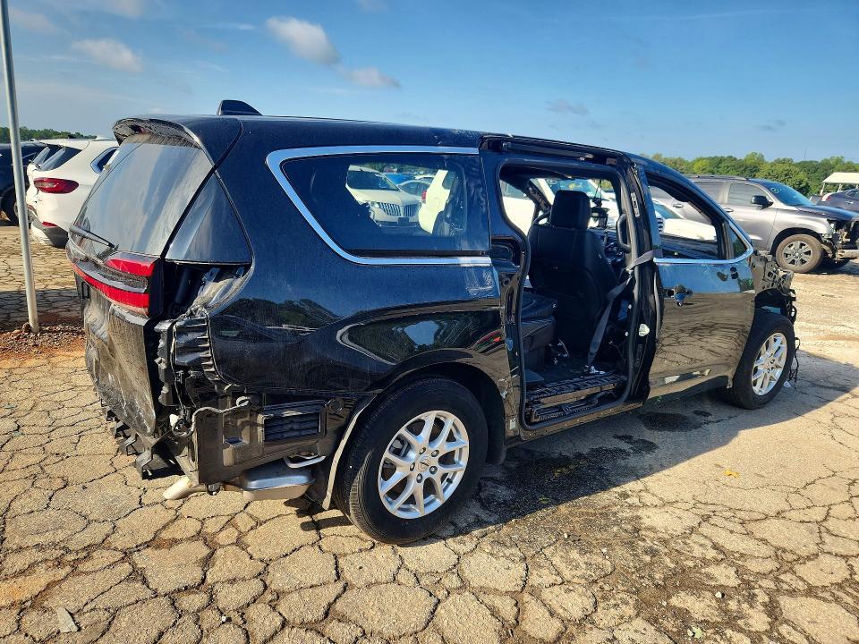 2025 CHRYSLER PACIFICA SELECT — Фото 3 из 12