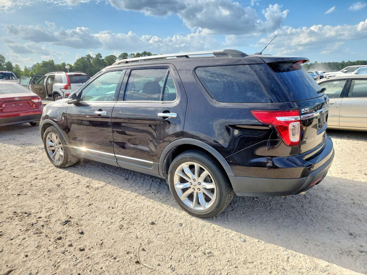 2013 FORD EXPLORER XLT — Фото 2 из 13