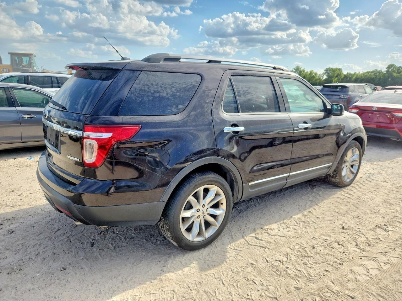 2013 FORD EXPLORER XLT — Фото 3 из 13