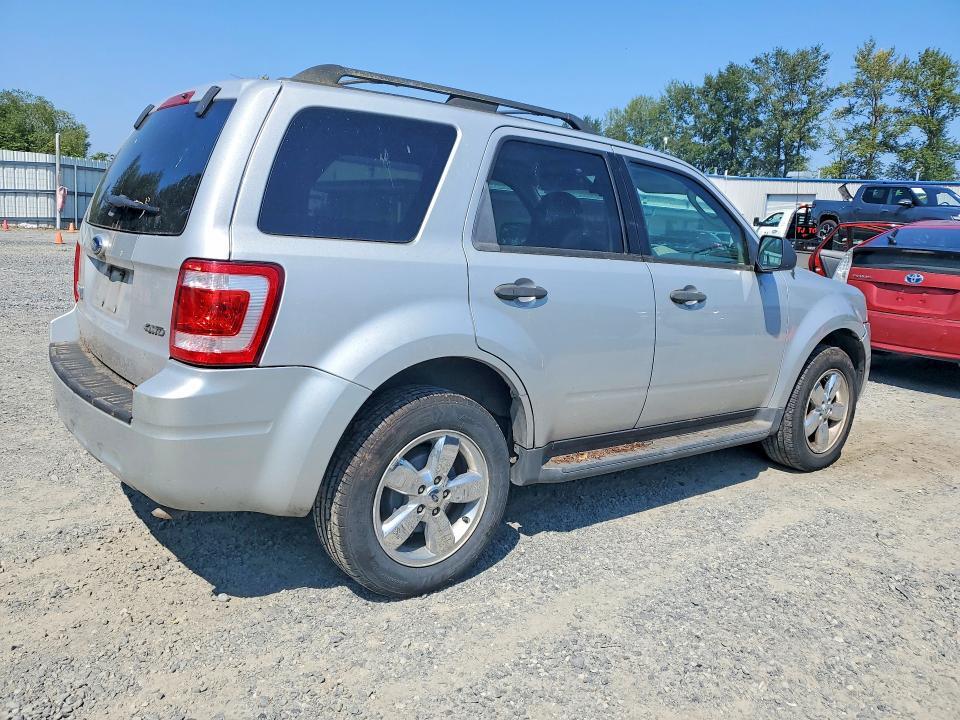 2009 FORD ESCAPE XLT — Фото 3 из 13