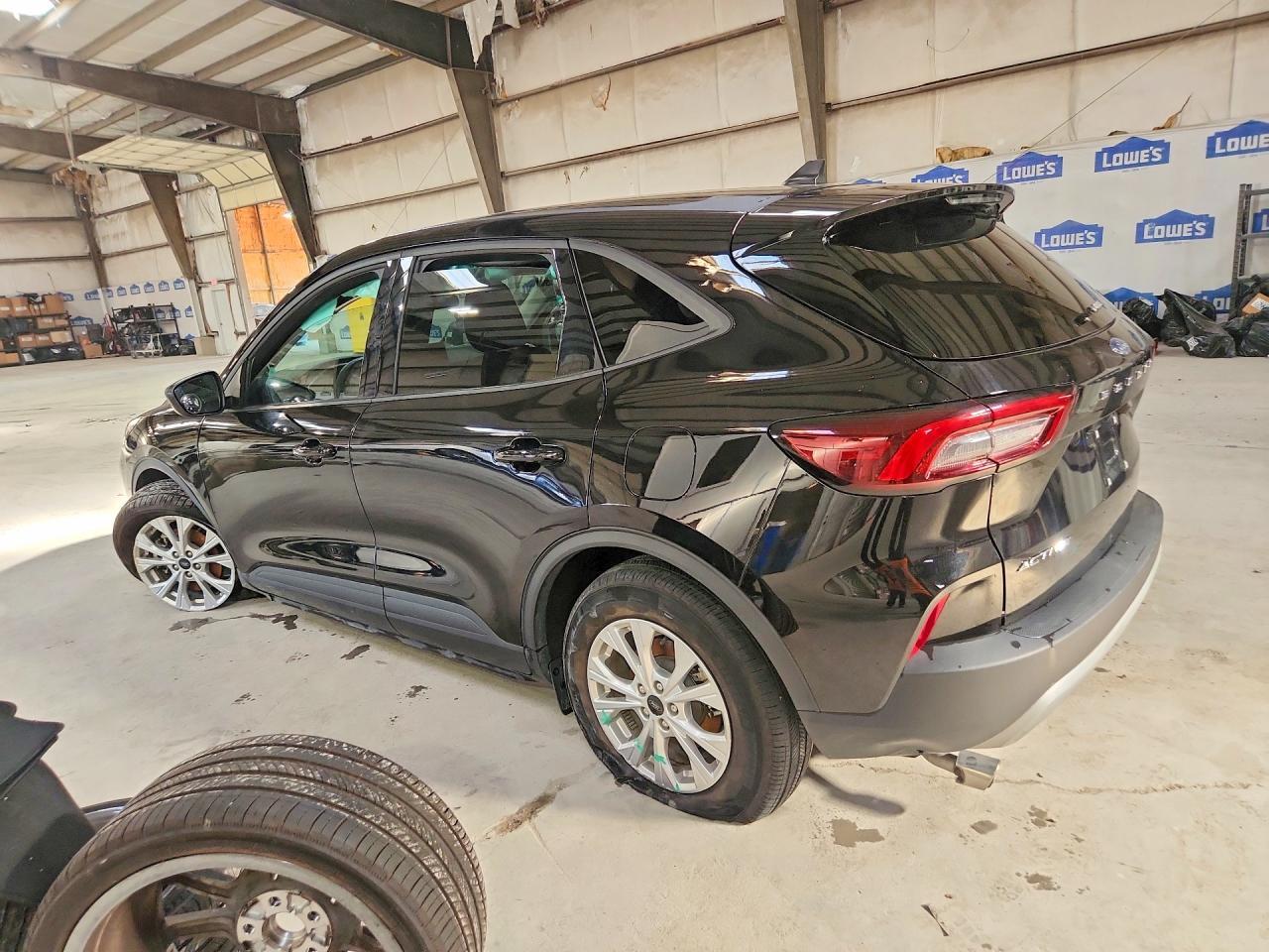 2025 FORD ESCAPE ACTIVE — Фото 2 из 14