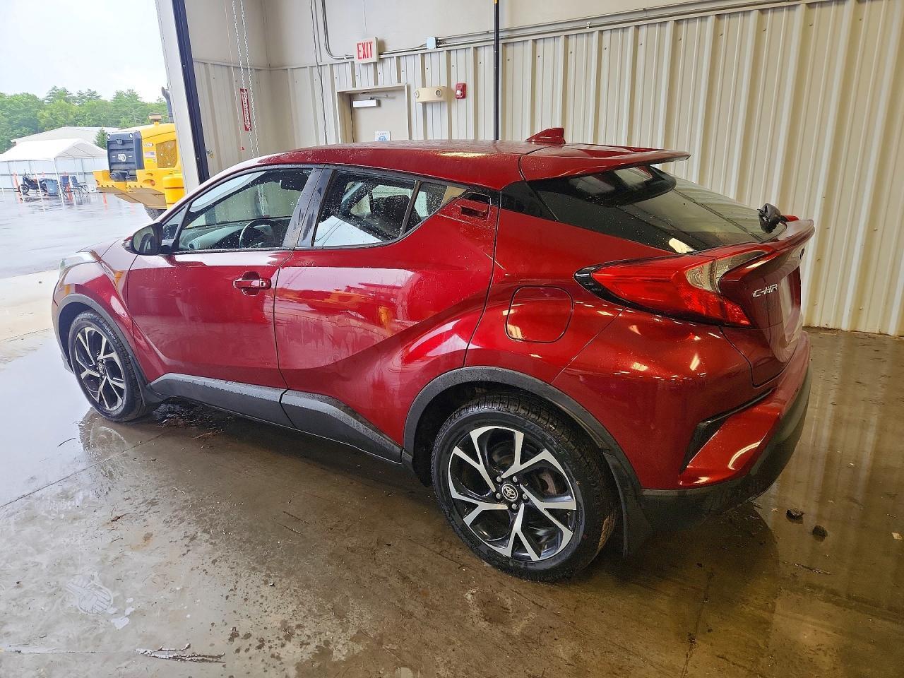 2018 TOYOTA C-HR XLE PREMIUM — Фото 2 из 12