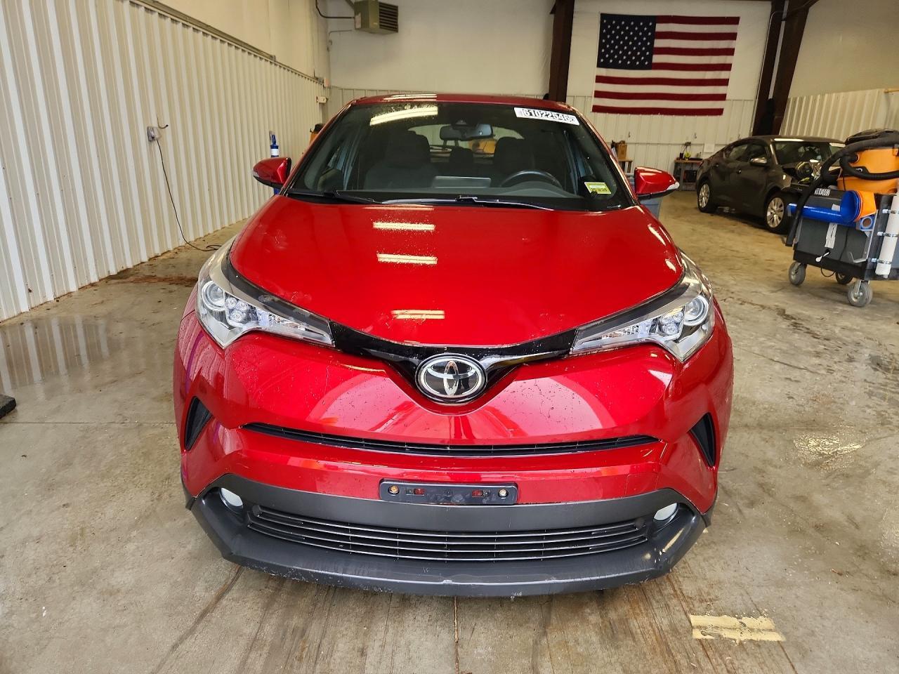 2018 TOYOTA C-HR XLE PREMIUM — Фото 5 из 12