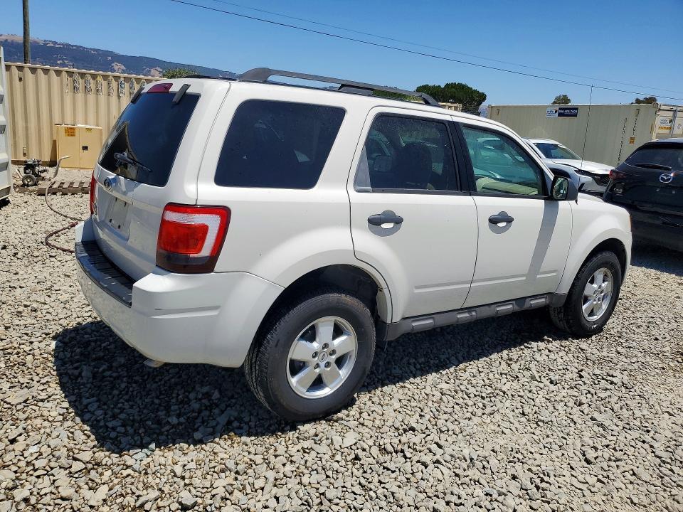 2009 FORD ESCAPE XLT — Фото 3 из 13