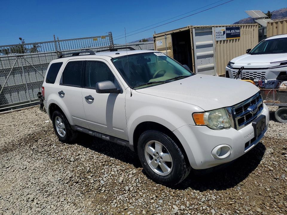 2009 FORD ESCAPE XLT — Фото 4 из 13