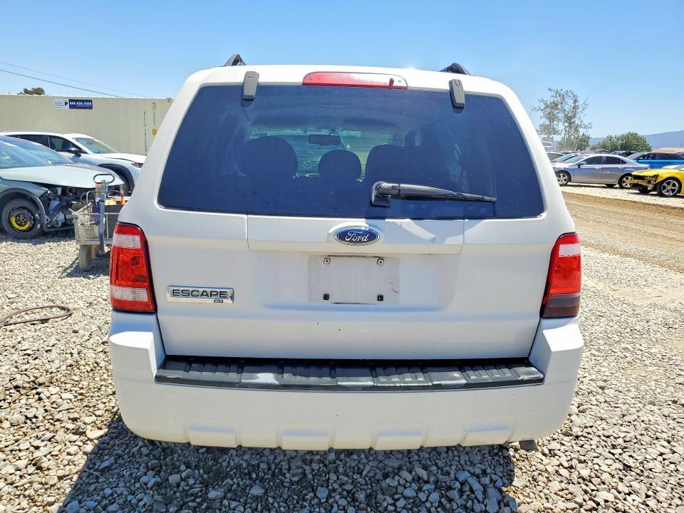 2009 FORD ESCAPE XLT — Фото 6 из 13